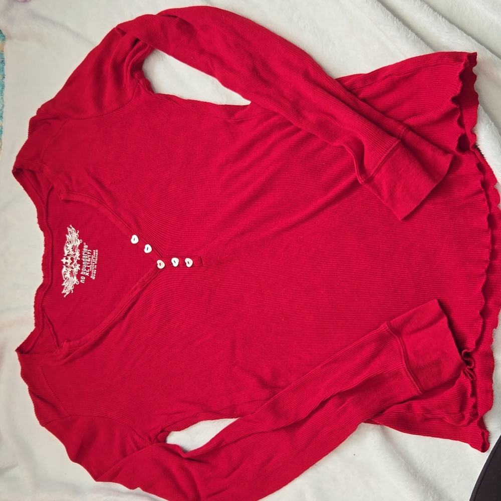 no boundaries red thermal long sleeve top size XL with heart buttons